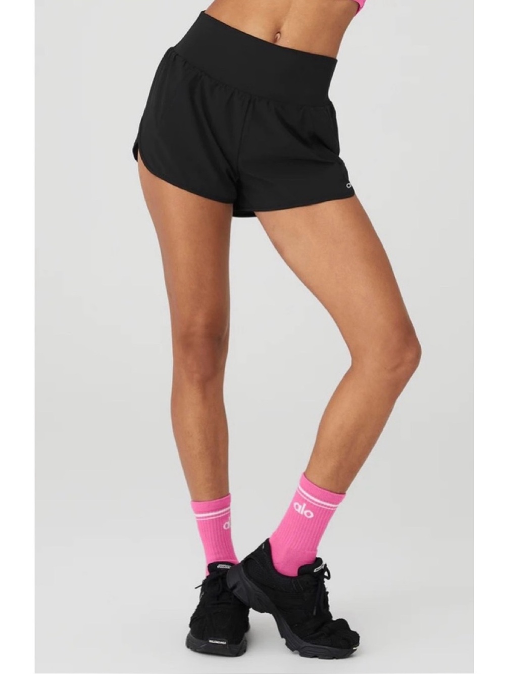 NWT💕RARE ALO Gold Medal Short in Black Size XS - Picture 3 of 13